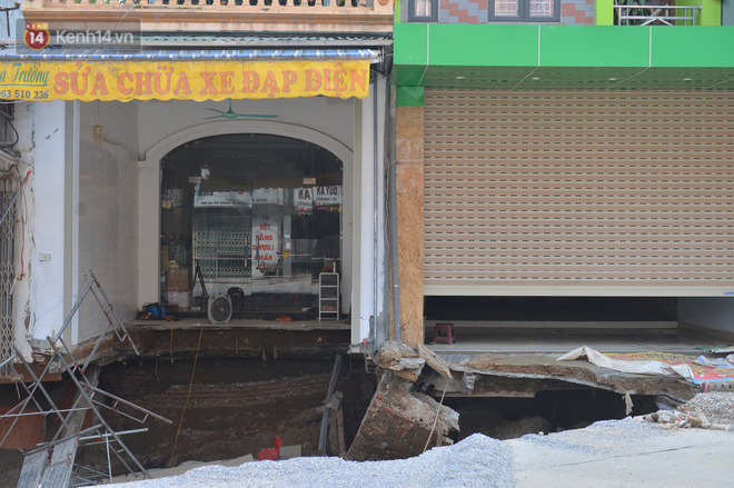 Cuộc sống đảo lộn sau 1 tuần xuất hiện hố tử thần ở Hà Nội: Công việc làm ăn bị đình trệ, con cháu phải mang đi gửi-8