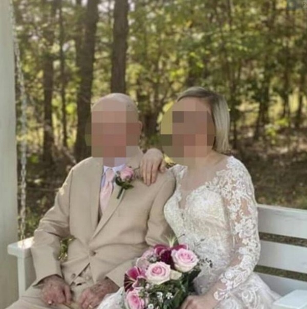 Làm việc tại viện dưỡng lão, cô gái 19 tuổi cưới luôn cụ ông U90 làm chồng còn khoe rình rang trên MXH, âm mưu bại lộ khiến mọi người sốc nặng-1