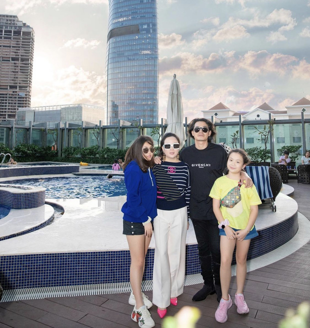 Con gái của Phượng Chanel: 18 tuổi sống sang chảnh chuẩn ái nữ nhà giàu, body nóng đến ngộp thở nhất là vòng 3-14