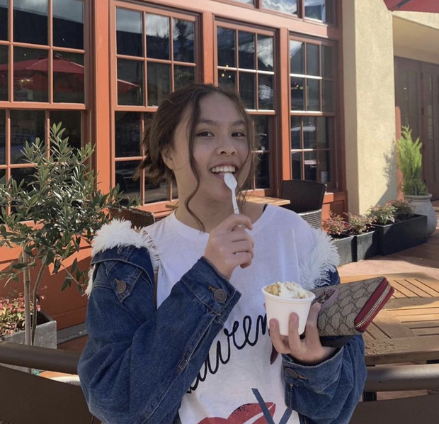 Con gái của Phượng Chanel: 18 tuổi sống sang chảnh chuẩn ái nữ nhà giàu, body nóng đến ngộp thở nhất là vòng 3-7