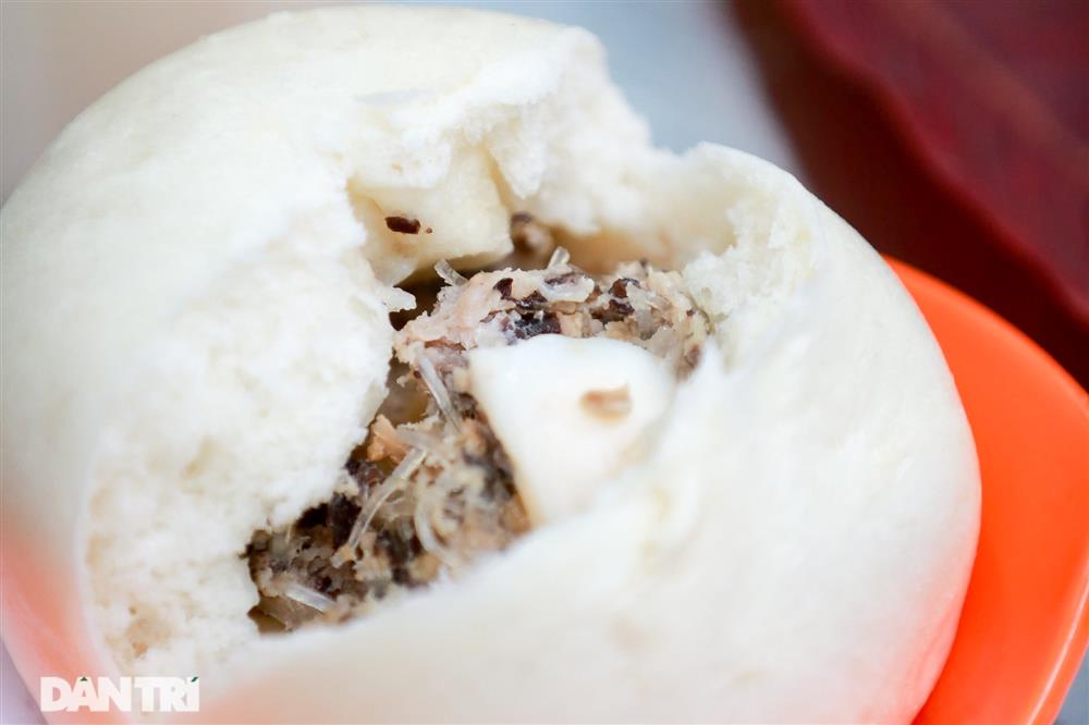 Hàng bánh bao chảnh: Ngày chỉ làm đúng 200 chiếc, ai không chờ được cứ về-3