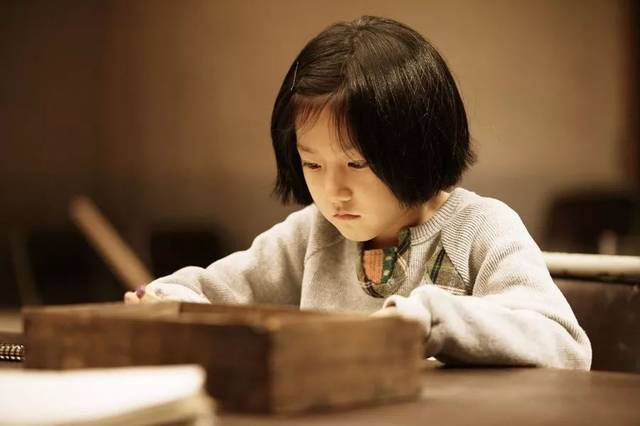 Sự khác biệt lớn giữa trẻ hay khóc và trẻ kìm nén không khóc bao giờ, nghe xong cha mẹ sẽ muốn ngừng ngay việc trách trẻ-2