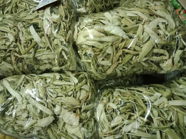 Dọc mùng sấy khô thành đặc sản nơi phố thị, hét giá 300.000 đồng/kg-1