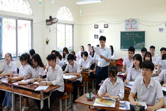 Toàn bộ học sinh lớp 12 phải làm bài thi khảo sát vào ngày 11 và 12/5