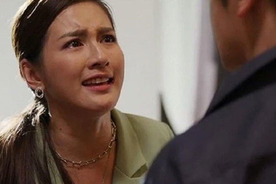 Nhắc chồng đừng quá nuông chiều con, ngờ đâu anh quát: 