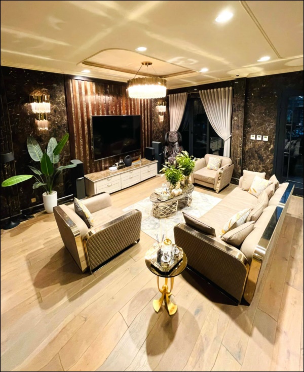 Cận cảnh không gian lộng lẫy mùa hoa loa kèn trong biệt thự triệu đô ven sông của Lã Thanh Huyền-2