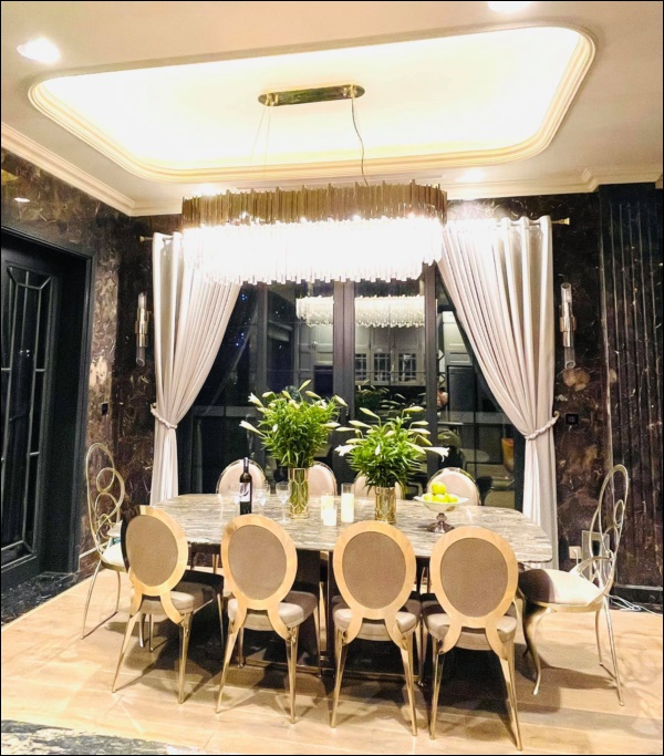 Cận cảnh không gian lộng lẫy mùa hoa loa kèn trong biệt thự triệu đô ven sông của Lã Thanh Huyền-9