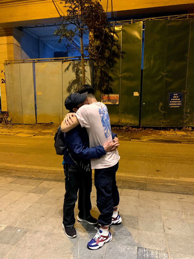 Trọng Hiếu đau đớn vì bố ruột đột ngột qua đời, Tóc Tiên, Hoàng Thuỳ và dàn sao liên tục động viên-1