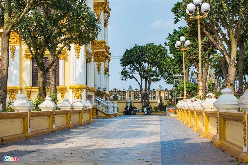 Bên trong tòa lâu đài màu vàng tự thiết kế của ông chủ lò gạch-5