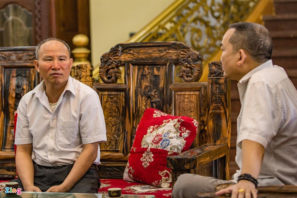 Bên trong tòa lâu đài màu vàng tự thiết kế của ông chủ lò gạch-10