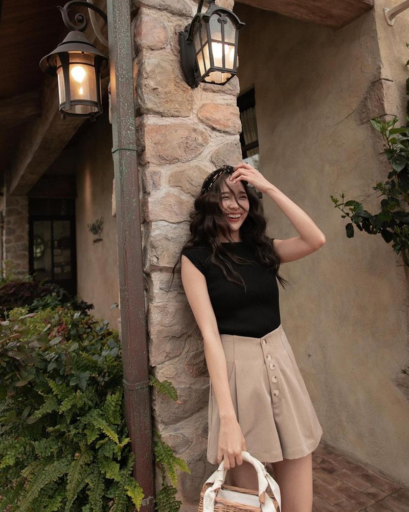 Hội sành điệu toàn mix quần shorts với 5 kiểu áo này để có outfit đẹp hết chỗ chê-14