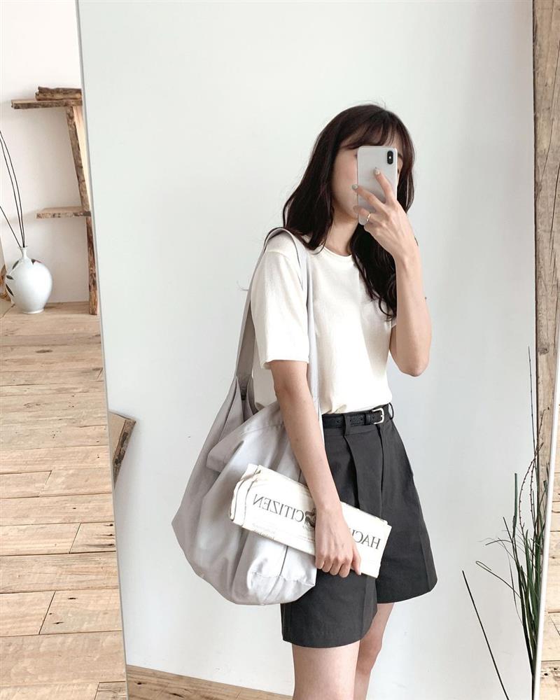 Hội sành điệu toàn mix quần shorts với 5 kiểu áo này để có outfit đẹp hết chỗ chê-5