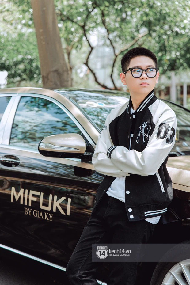 Rich kid Gia Kỳ lần đầu tiên giới thiệu người phụ nữ chống lưng cho mình, netizen có phản ứng đặc biệt-1