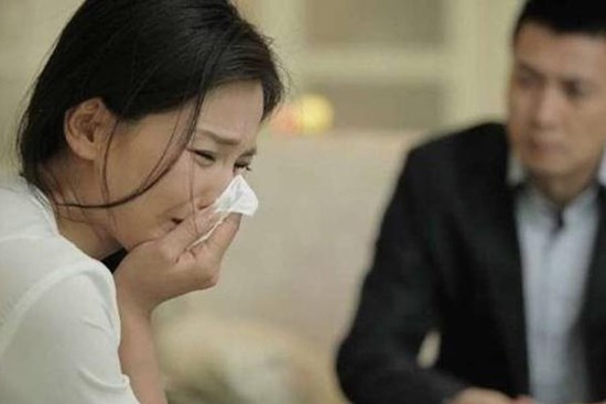 Sinh nhật vợ anh kêu làm thêm giờ, hôm sau thấy hai tờ giấy nhỏ trong ví chồng tôi mới nhận ra cuộc hôn nhân ba năm đã không còn nữa