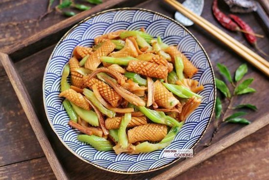 Thực đơn 4 món “nhìn như muốn gây nghiện”, cả nhà 4,5 người ăn vô tư