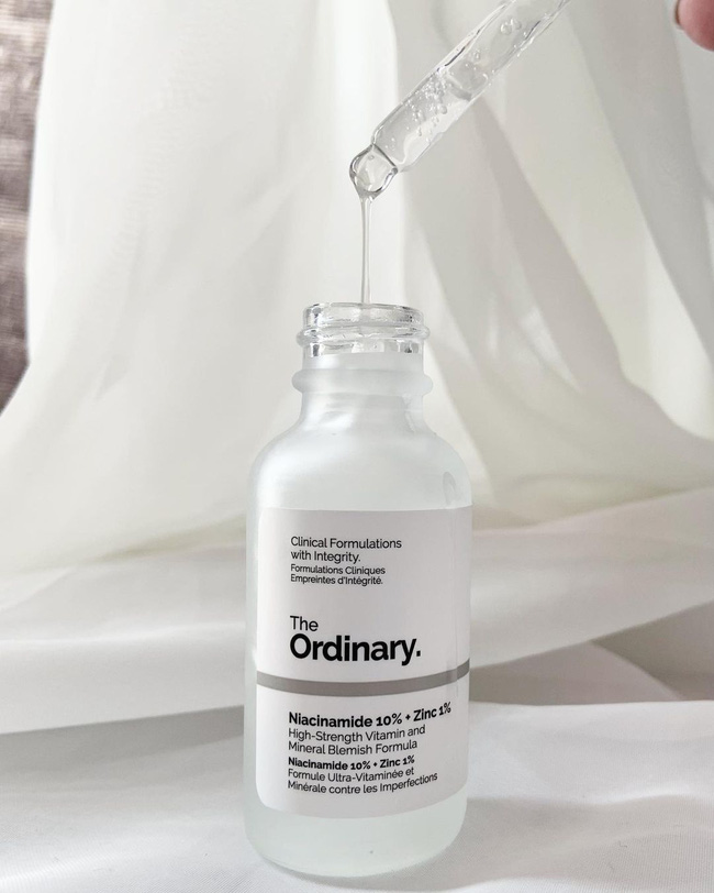 7 lọ serum đo ni đóng giày cho nàng da dầu: Hack da siêu mịn và còn kiềm dầu hiệu quả-1