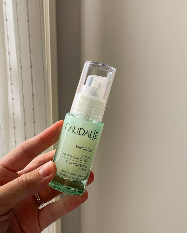 7 lọ serum đo ni đóng giày cho nàng da dầu: Hack da siêu mịn và còn kiềm dầu hiệu quả-2