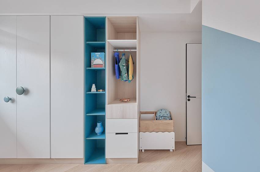 Ngôi nhà 35m2 có trần nhà hình vòng cung, thiết kế độc đáo khiến ai cũng phải trầm trồ-15