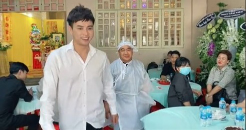 Hồ Quang Hiếu tươi cười trong đám tang bố Hiếu Hiền bị chỉ trích dữ dội-2