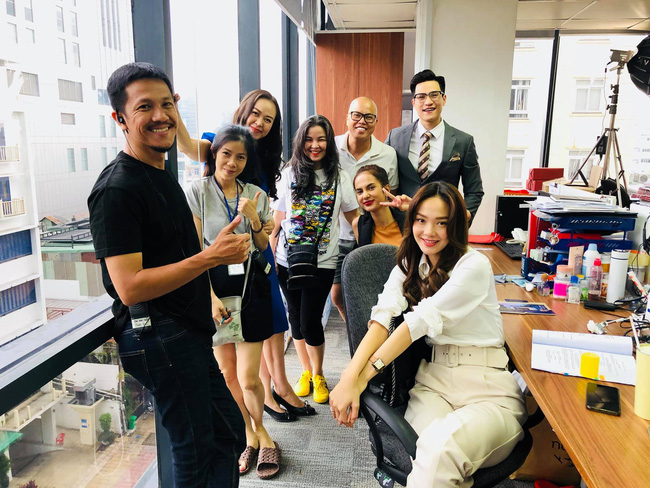 Xem Minh Hằng nhá hàng tạo hình trong phim mới mà phải công nhận: Đây chính là nàng công sở mặc đẹp top đầu màn ảnh Việt-2