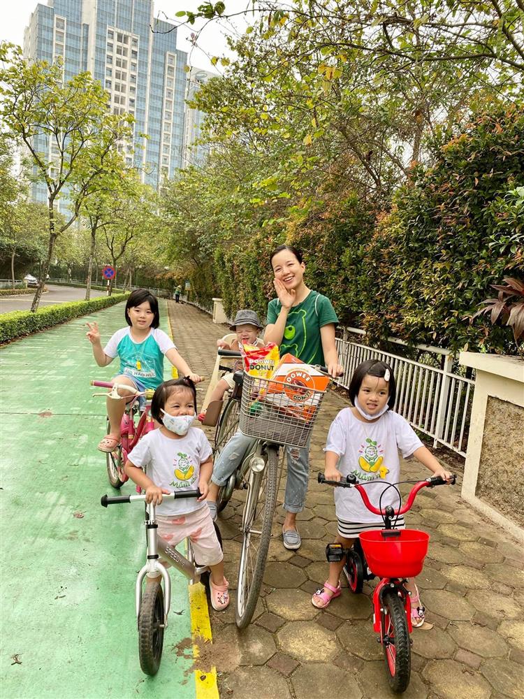 Hot mom Minh Trang khổ tâm kể chuyện 4 nhóc tì nghịch phá trong WC, nhưng nghe câu chốt ai cũng cười ngặt nghẽo-2