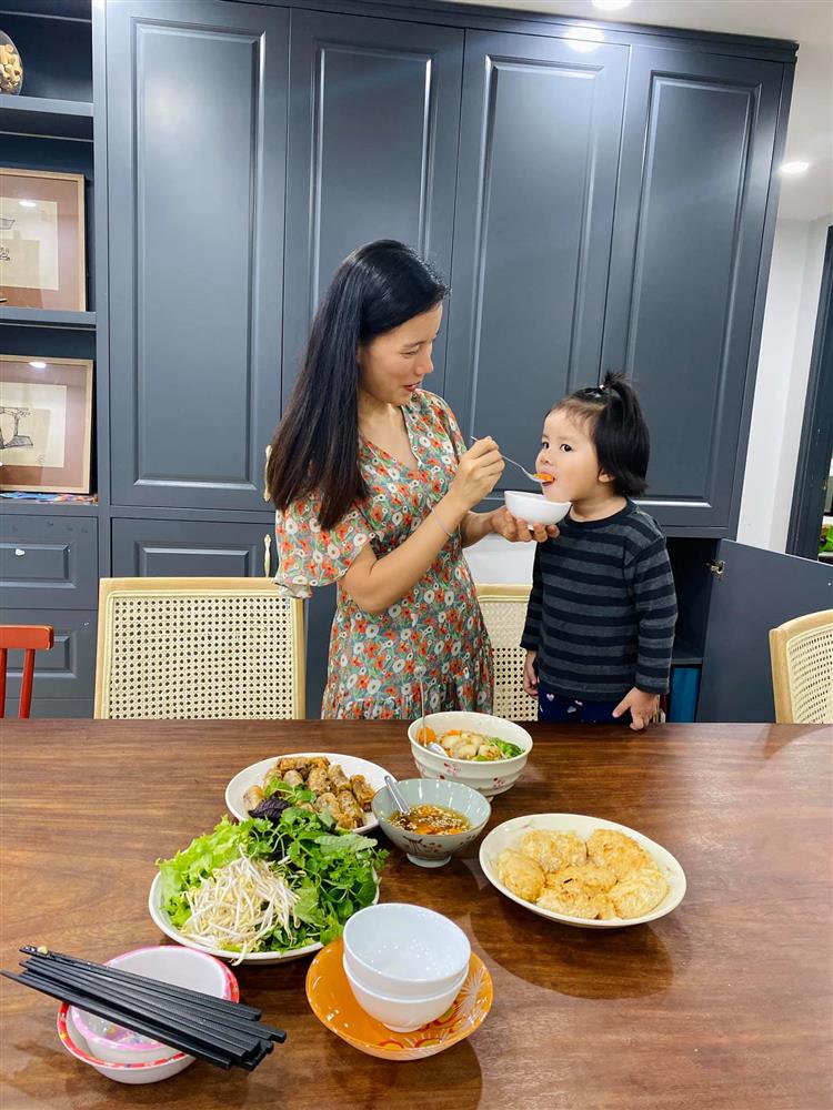 Hot mom Minh Trang khổ tâm kể chuyện 4 nhóc tì nghịch phá trong WC, nhưng nghe câu chốt ai cũng cười ngặt nghẽo-3