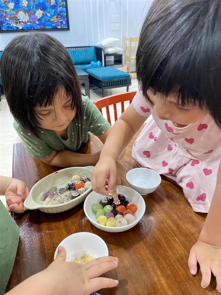 Hot mom Minh Trang khổ tâm kể chuyện 4 nhóc tì nghịch phá trong WC, nhưng nghe câu chốt ai cũng cười ngặt nghẽo-7