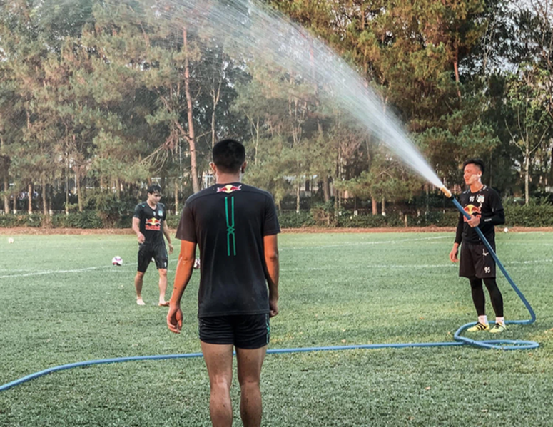 Văn Toàn cơ cực trong lễ hội té nước độc đáo ở Gia Lai-4