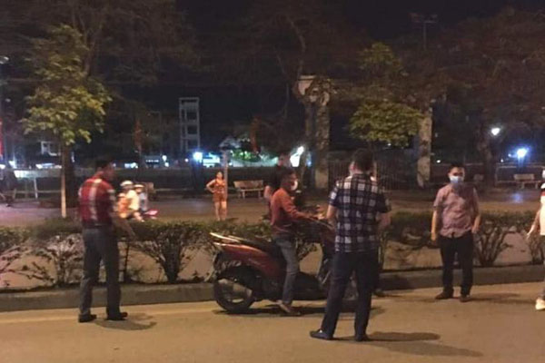 Xe đầu kéo mất lái đâm vào thành hầm Hải Vân, khoảnh khắc xảy ra sự cố khiến nhiều người bàng hoàng-2