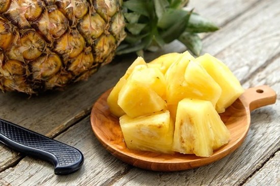 2 loại thực phẩm tuyệt đối không ăn cùng quả dứa, có thể gây ngộ độc thậm chí kích thích tế bào xấu trong cơ thể phát triển