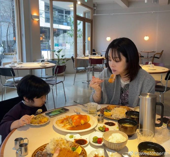 Nữ thần Chae Rim ở tuổi 42: Bỏ chồng về Hàn, một mình nuôi con, giã từ showbiz để kinh doanh-18