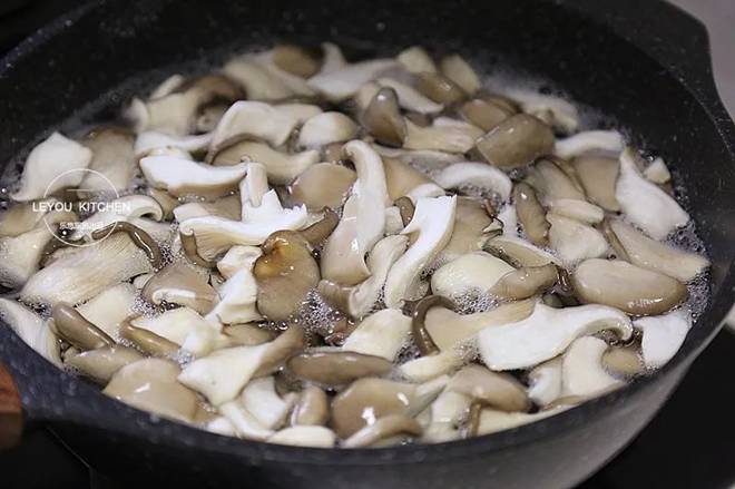 Nấm trộn mới là món ăn siêu gây nghiện, ngon không thua kém gì thịt lại không sợ tăng cân-2