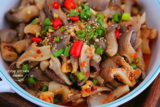 Nấm trộn mới là món ăn siêu gây nghiện, ngon không thua kém gì thịt lại không sợ tăng cân