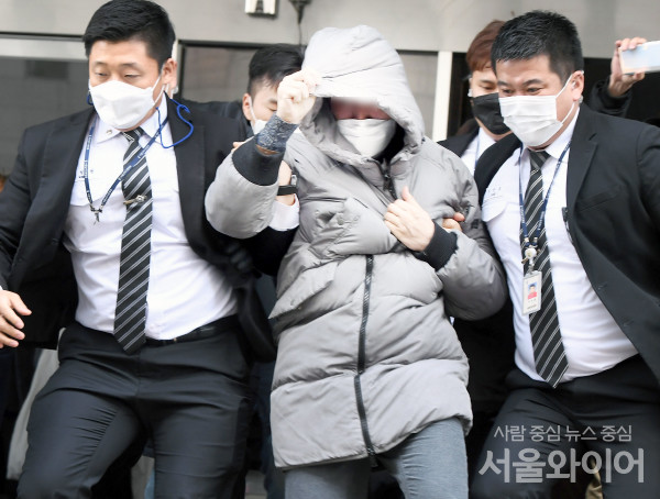 Vụ bé gái 16 tháng tuổi bị bạo hành đến chết: Rùng mình với đoạn tin nhắn vừa được công khai và thái độ của bố mẹ nuôi khi con qua đời-3