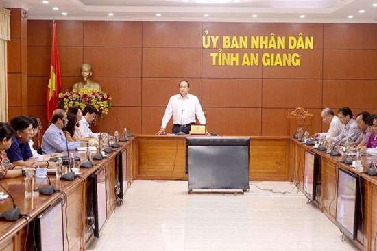 Cặp vợ chồng nhập cảnh trái phép nghi nhiễm COVID-19, An Giang họp khẩn