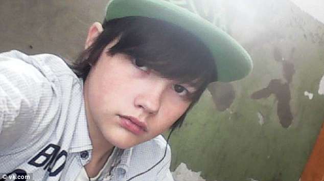 Mang quả tạ 3kg ra chống trả gã hàng xóm đang cưỡng hiếp mẹ, cậu bé bị đánh méo hộp sọ, mẹ ám ảnh không dám đến thăm con và cái kết đau lòng-3