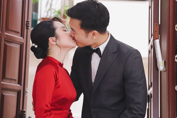 Nhuệ Giang khoe ảnh bị Xuân Trường dìm hàng qua facetime, nhưng việc xảy ra ở đầu dây bên kia mới gây chú ý-5