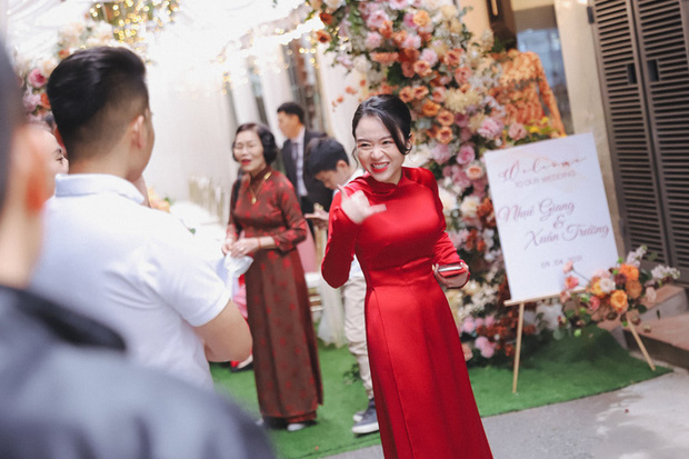 Ảnh xịn của Xuân Trường và Nhuệ Giang trong lễ ăn hỏi: Cô dâu chú rể hôn nhau đầy tình cảm-7