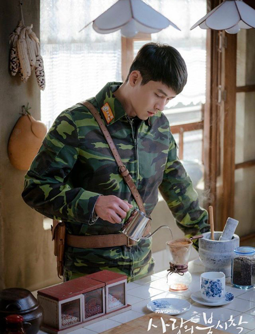Bật mí cách pha cà phê ngon, chinh phục chị em sành uống như đại úy Ri Jung Hyuk trong Hạ cánh nơi anh-6