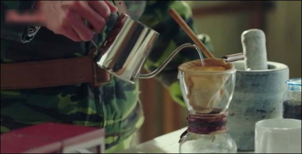 Bật mí cách pha cà phê ngon, chinh phục chị em sành uống như đại úy Ri Jung Hyuk trong Hạ cánh nơi anh-3