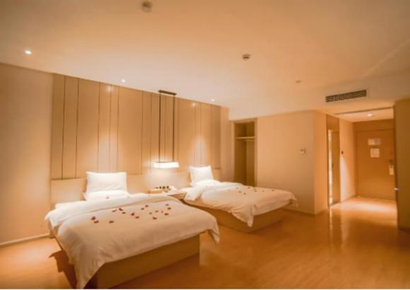 Khi mở cửa phòng khách sạn, nếu thấy những thứ này trên giường, bạn có thể trả phòng và rời đi càng sớm càng tốt-4