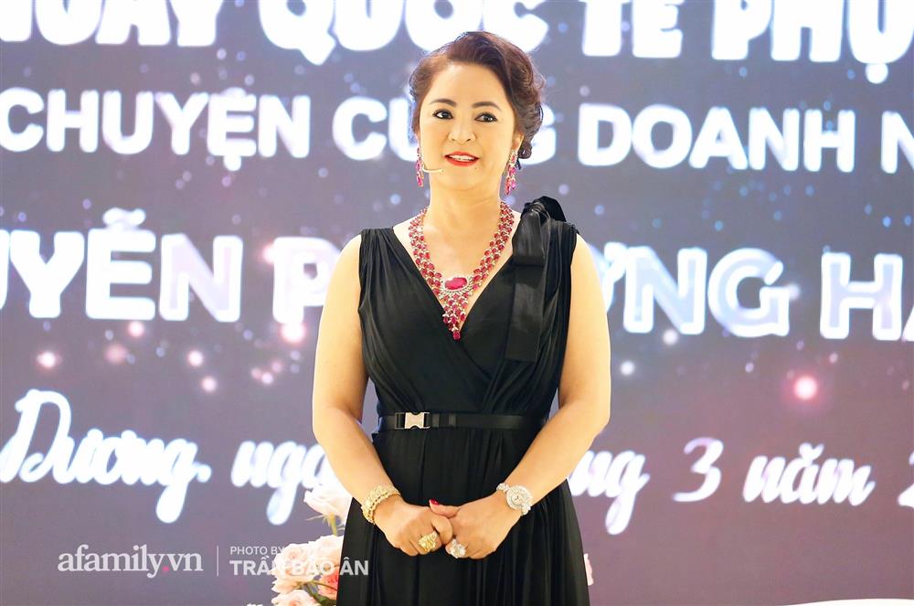 Bà Phương Hằng - vợ ông Dũng lò vôi chỉ đích danh nghệ sĩ Hoài Linh, thẳng thắn nhắn nhủ Trang Khàn-4