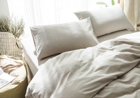 Hết rét nàng Bân mà ban công quá nhỏ thì làm thế nào để khô chăn bông? Hướng dẫn bạn một mẹo nhỏ không tốn diện tích lại còn nhanh khô-1