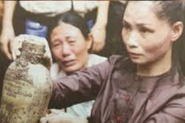 Bí ẩn thần y kiêm nhà ngoại cảm chỉ cần uống nước dừa, ngửi hoa để sống (Kỳ 2): Căn hầm chứa hàng chục tấn vàng và bộ mặt thật của người đàn bà gian xảo-7