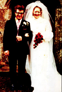 Gia đình sống chung với xác chết suốt 20 năm mà không biết, khi sự thật phơi bày ai cũng sốc với gã đàn ông mang trái tim quỷ-1