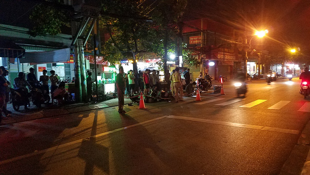 TP.HCM: Đua tốc độ rồi tông chết người đàn ông đang chở bé trai, nhóm thanh niên lên xe chạy trốn-1