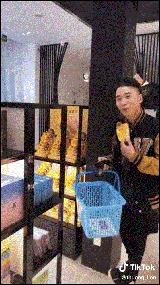 Karik tổn thương sâu sắc khi bị cà khịa mặt anh nhiều mụn, sốc toàn tập vì bị fan hỏi câu nhạy cảm-2