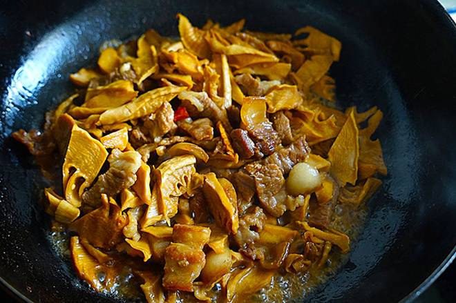 Măng khô ngâm với loại nước này sẽ mềm nhanh, hương vị lại ngon hơn hẳn-6