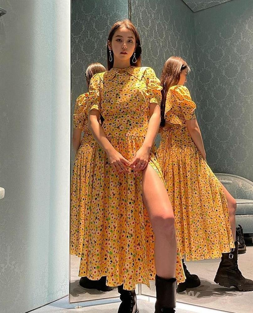 Loạt gợi ý diện váy hoa xinh lịm tim từ dàn sao Việt - Hàn, ngắm rồi bạn sẽ muốn áp dụng ngay và luôn-6