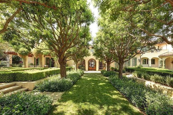 Cận cảnh biệt thự 660 tỷ của nam diễn viên giàu nhất thế giới-8